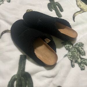 Cozy Black Fuzzy Slippers.
